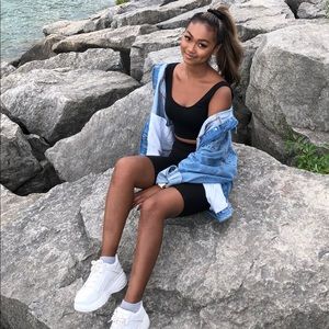 Meet your Posher, Monica